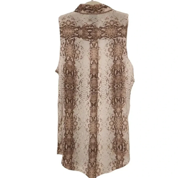 NWOT Rachel Zoe snakeskin print sleeveless button front blouse Size Small - Picture 2 of 5